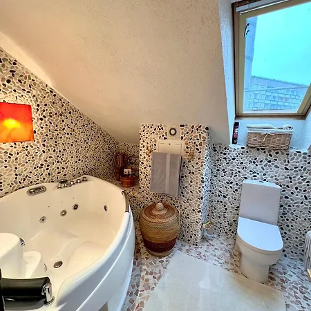 Exclusive Golden Sands Apartment Riga